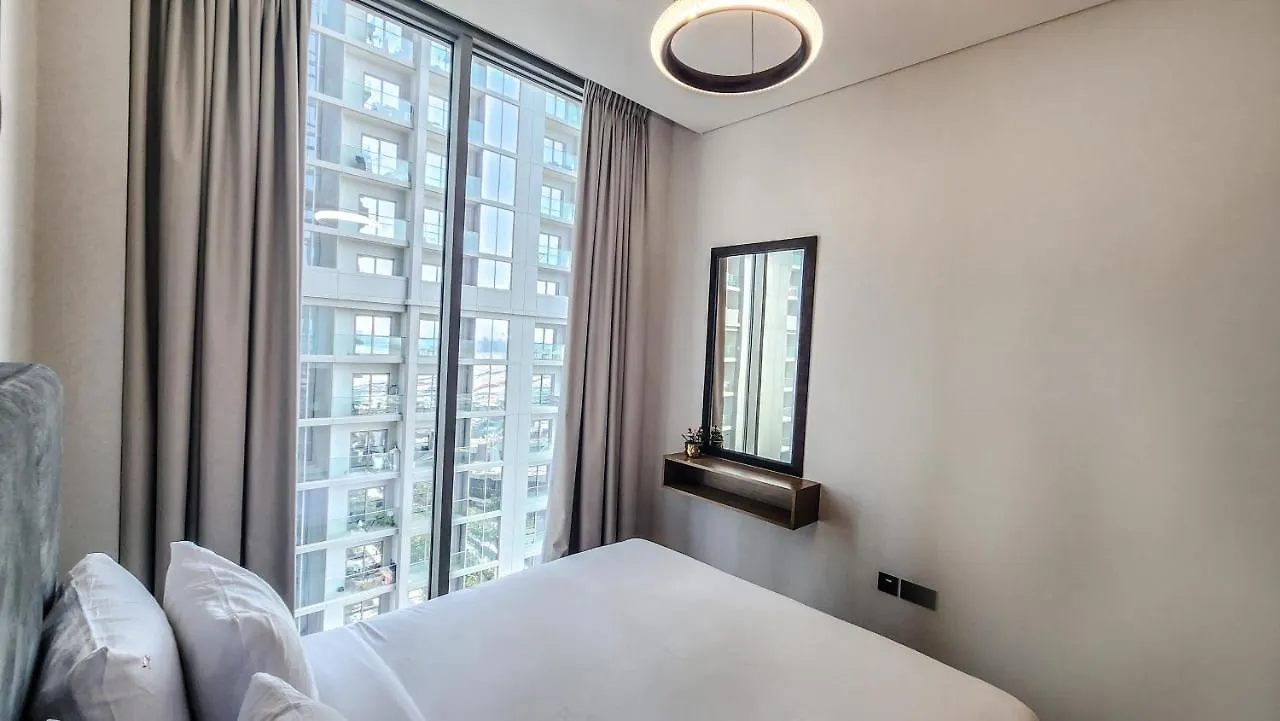 Stay By Latinem Luxury 2Br Holiday Home Cvr B1308 Near Burj Khalifa Dubai Apartment
